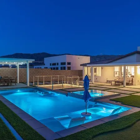 Villa Chilled Salt Pool Luxury Firepit Mini Golfing